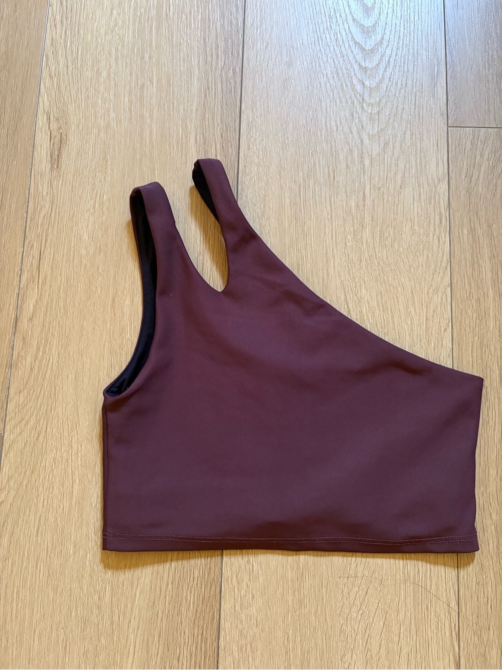 Peloton Asymmetric One-Shoulder Sports Bra - Deep Burgundy